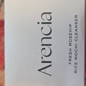 Fresh Rosehip Rice Mochi Cleanser - White